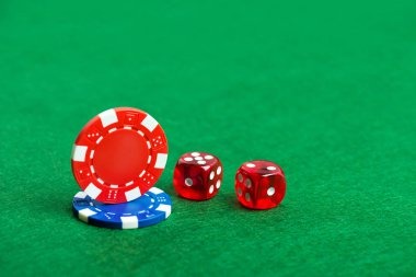 Live Sakong dealer at taipan HD studio table with three-card hands visible